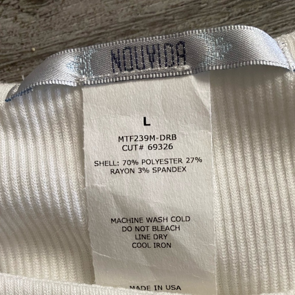 Nouvida Ribbed Cold Shoulder Top NWT - Picture 6 of 6